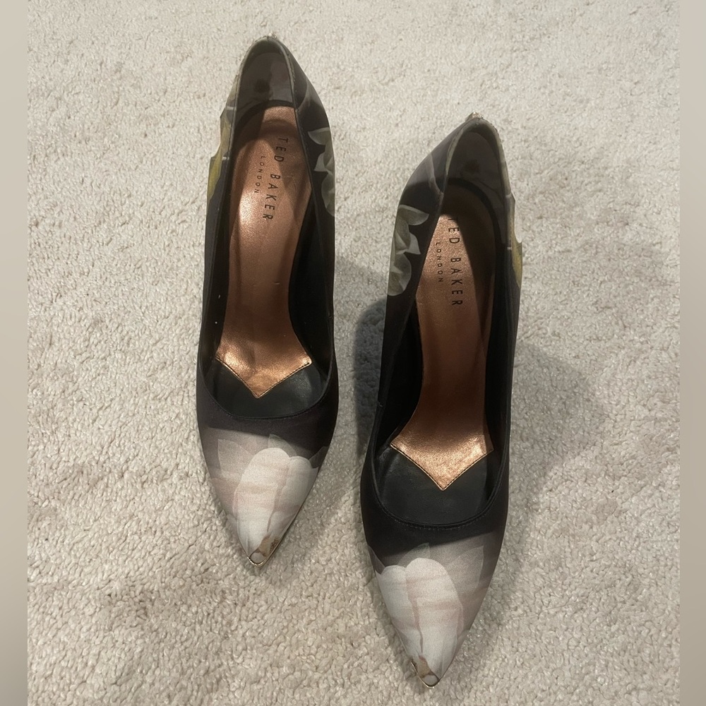 Stunningly Beautiful Ted Baker Floral heels